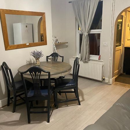 Hostel Denis Lincoln Zewnętrze zdjęcie