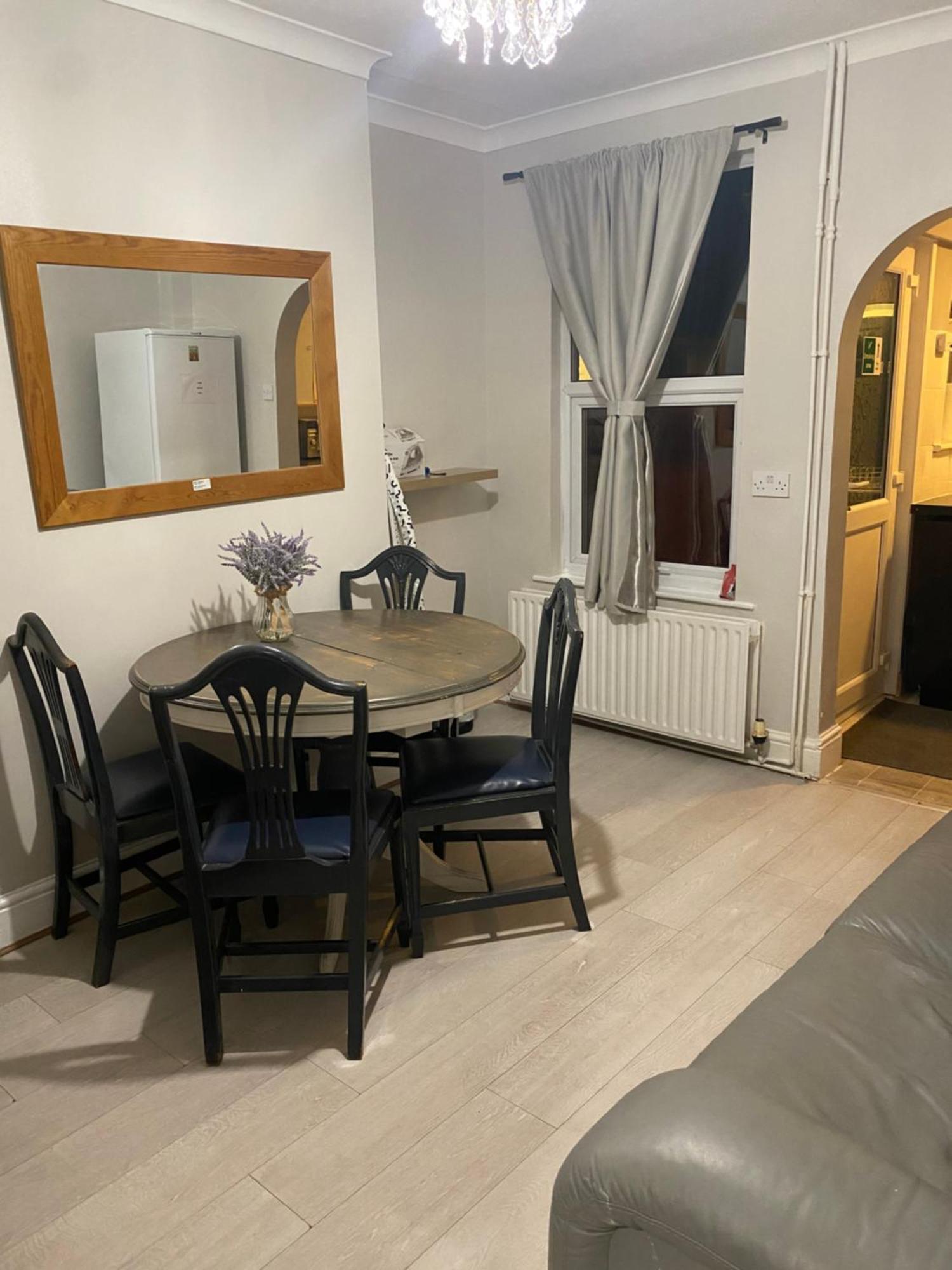 Hostel Denis Lincoln Zewnętrze zdjęcie