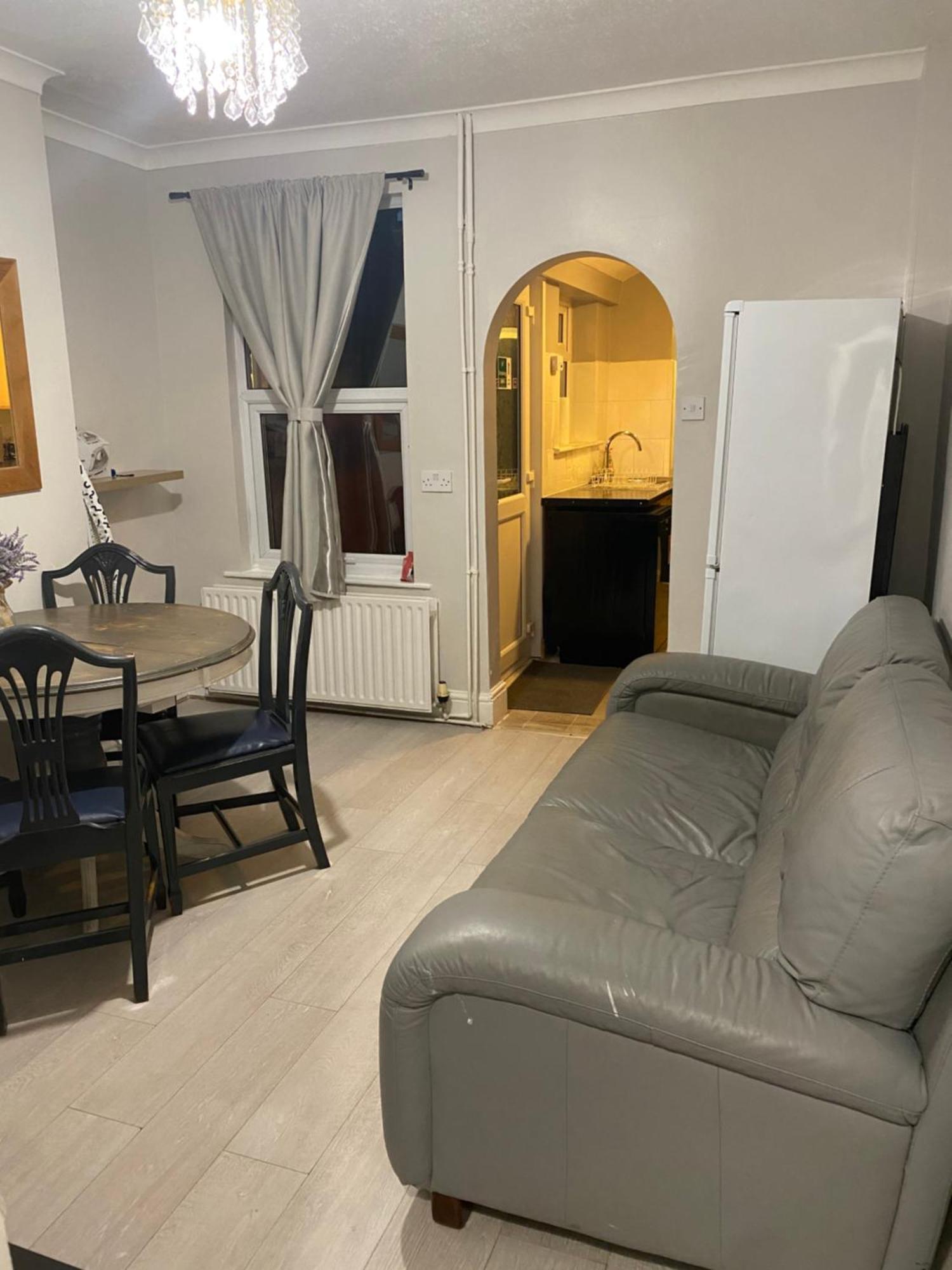 Hostel Denis Lincoln Zewnętrze zdjęcie